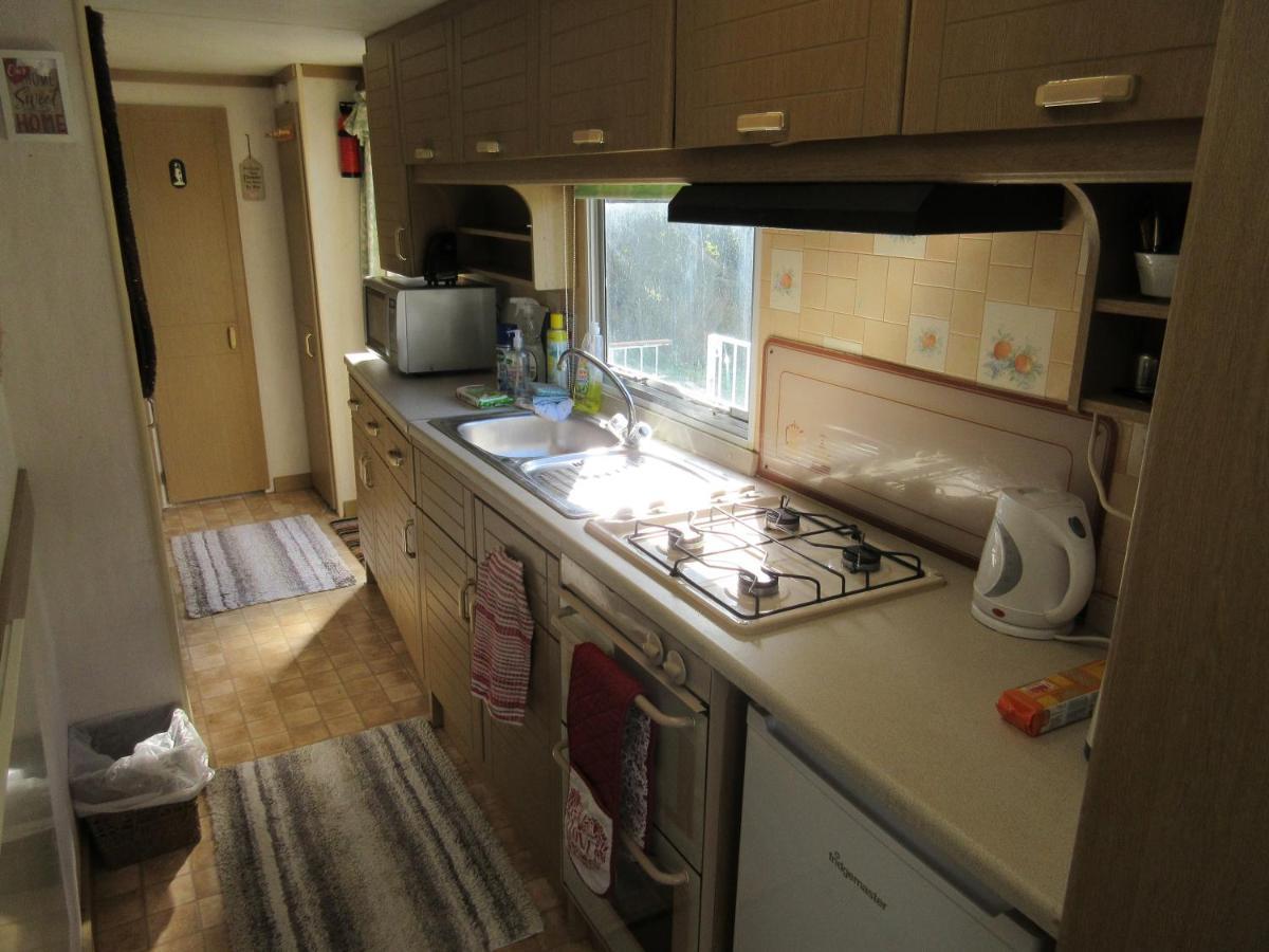 'The Cabin'. A Cosy Private & Secure Holiday Home. Padeswood Luaran gambar
